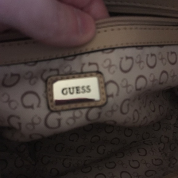 2x Host Pick”Authentic “GUESS” purse - Picture 3 of 8